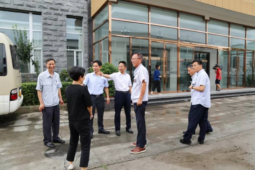东华原医疗董事长接见总工会成员 东华原医疗董事长接见总工会成员